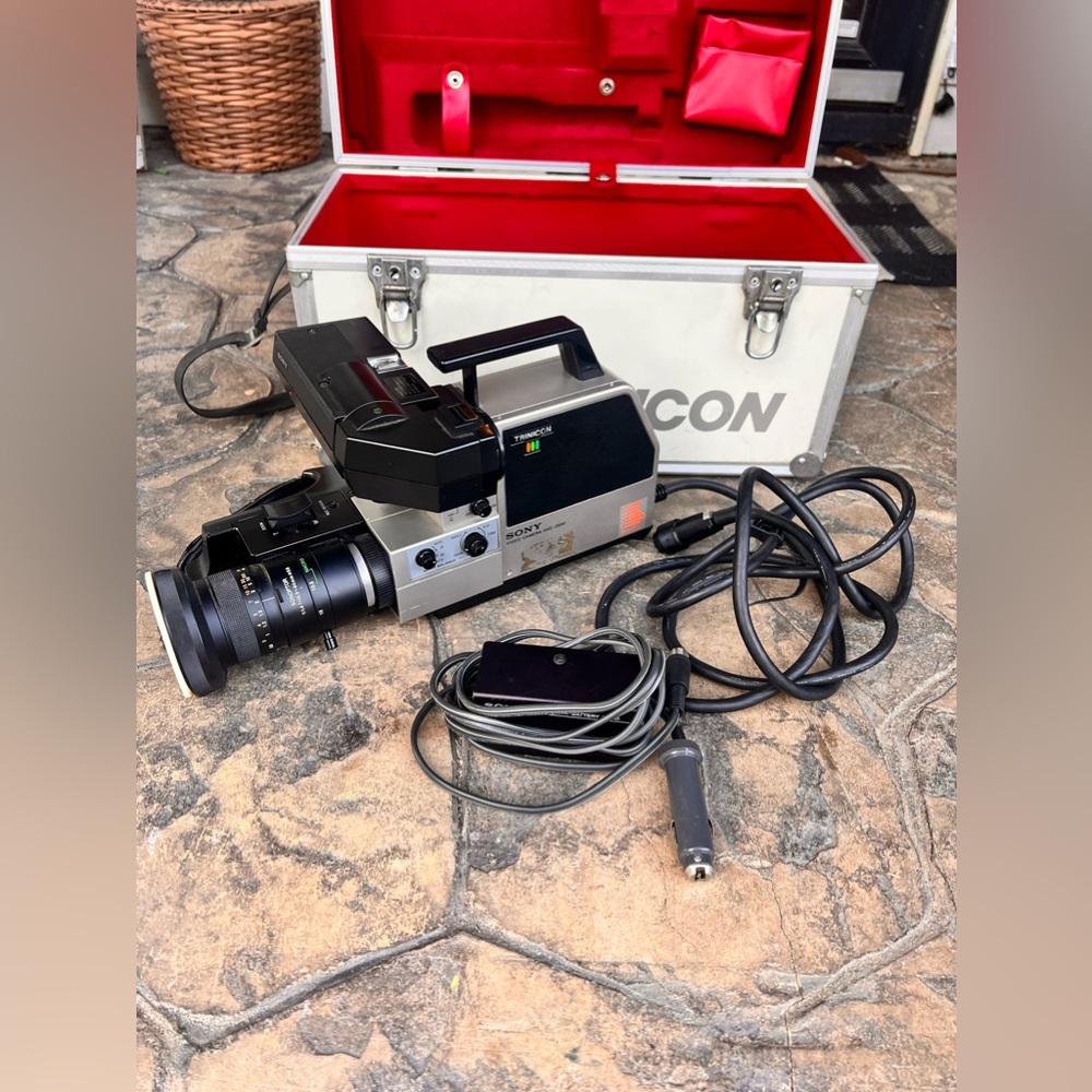 Sony SMF Trinicon Hvc-2800 Video Camera